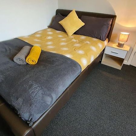 Contractors-City Centre-Parking-Sleeps 9 -Smart Tv, 2 Bathrooms! Coventry Exteriör bild