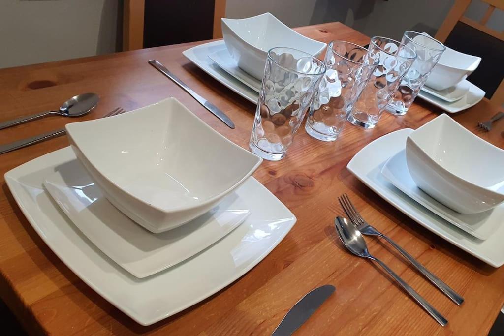 Contractors-City Centre-Parking-Sleeps 9 -Smart Tv, 2 Bathrooms! Coventry Exteriör bild