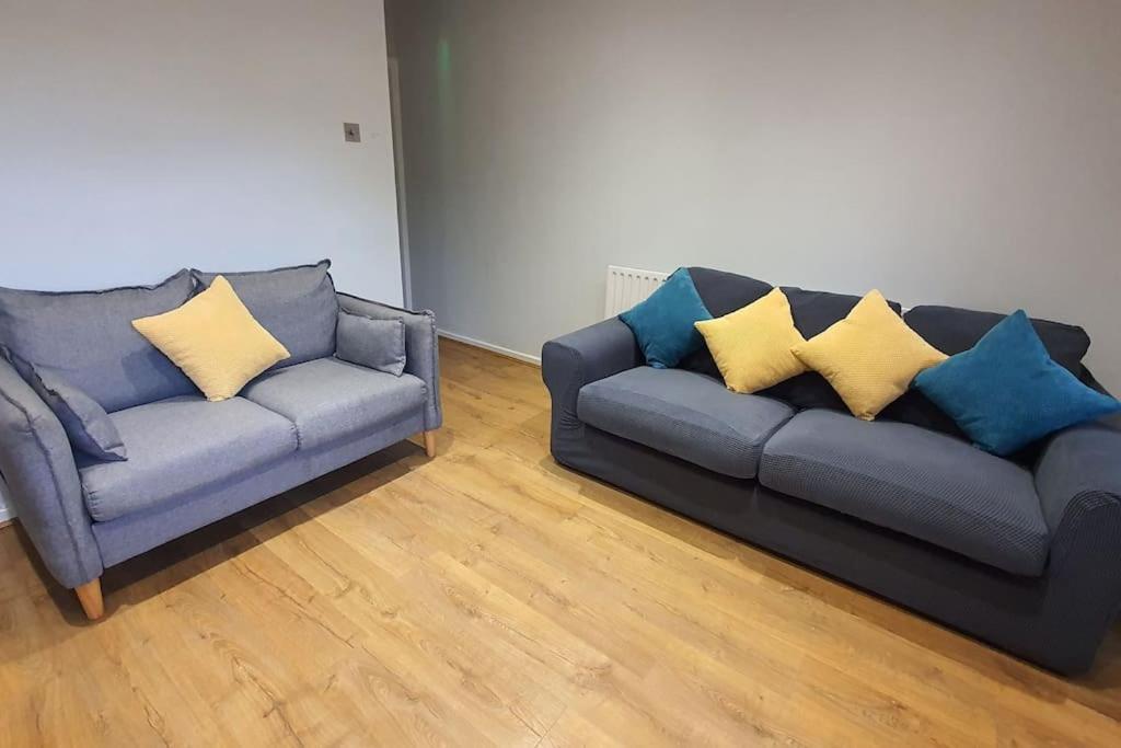 Contractors-City Centre-Parking-Sleeps 9 -Smart Tv, 2 Bathrooms! Coventry Exteriör bild